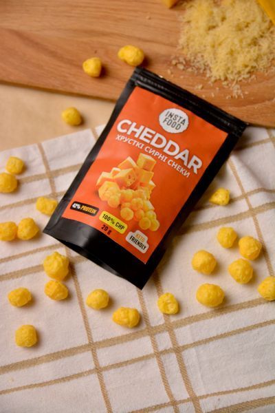 Хрусткі сирні снеки Cheddar Insta food 20 г 90002 фото